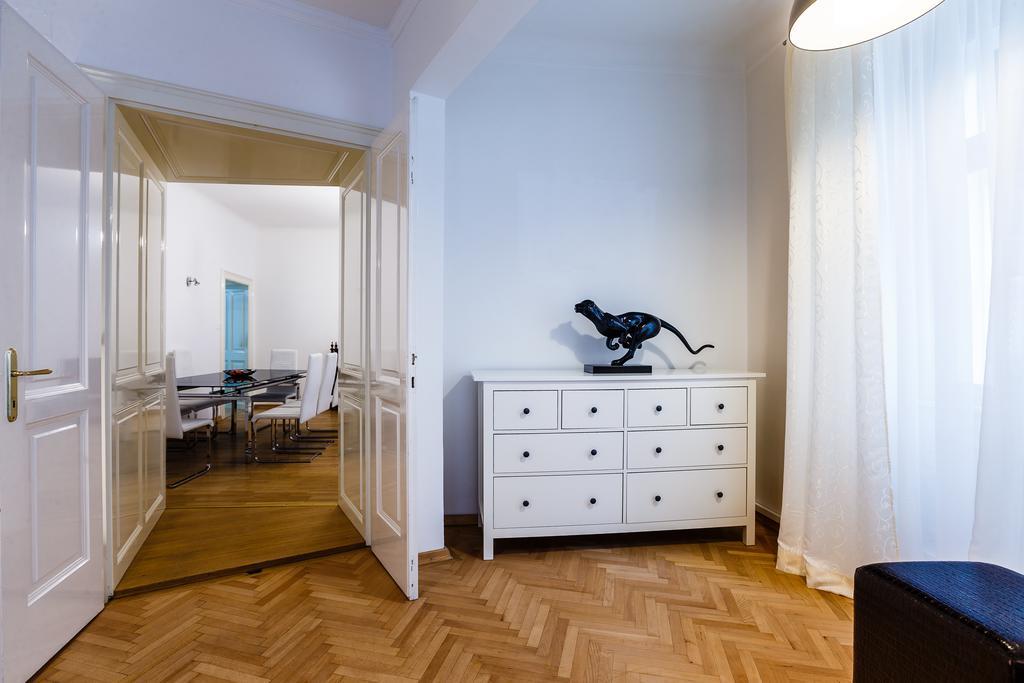 Ferienwohnung Judengasse Premium By Ichbucheat Wien Zimmer foto